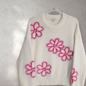 Hooked Up by IOT Print Eyelash Crewneck Sweater L